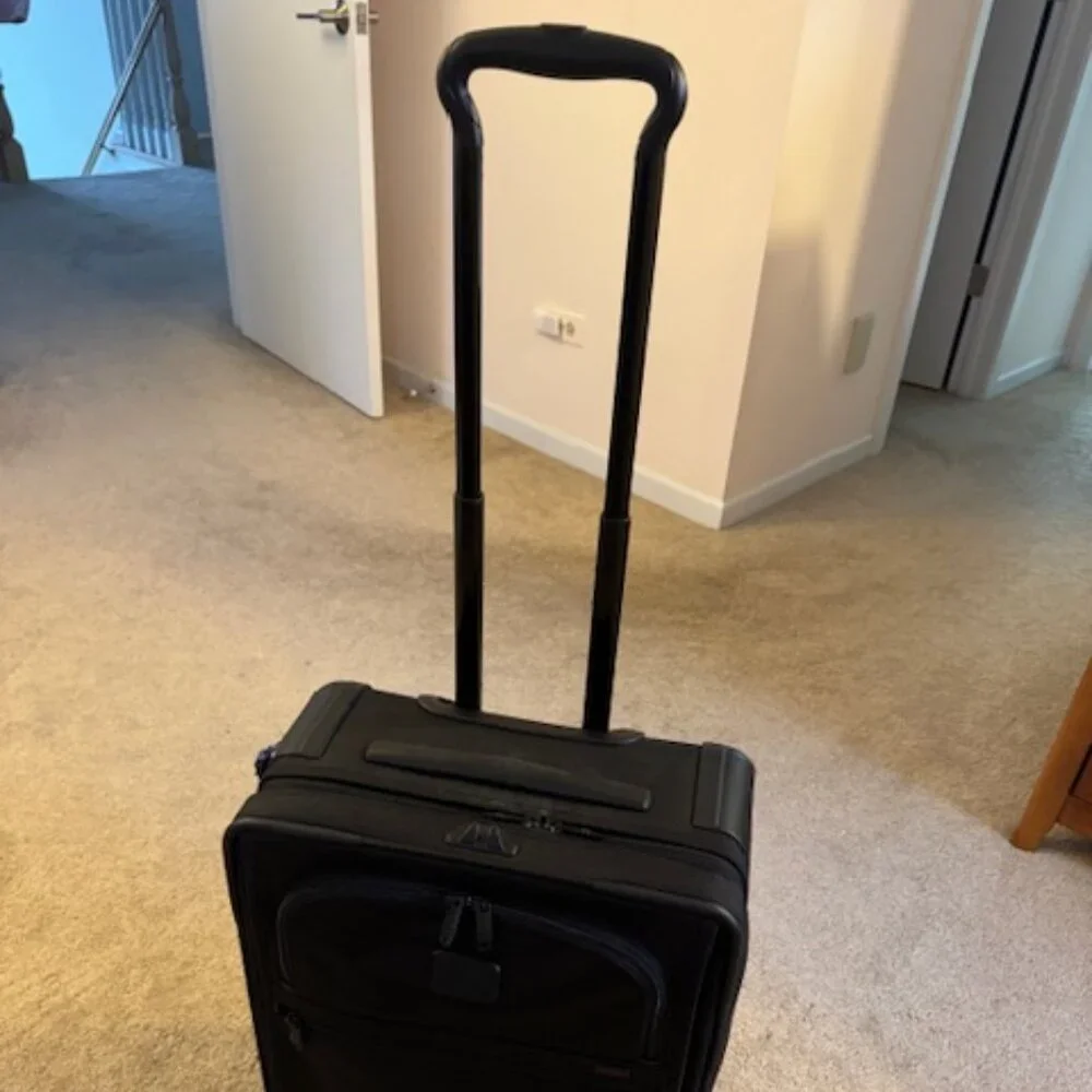 TUMI Alpha 2  21" Expandable Rolling 2-Wheeled Carry on suit case.  220211D2U - Picture 14 of 14